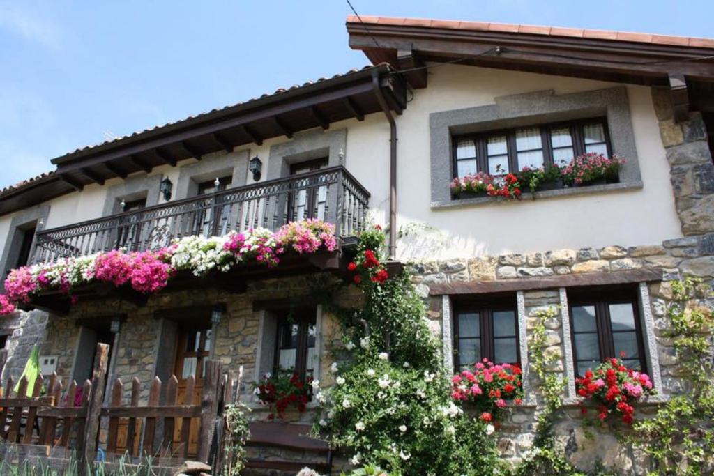Casas rurales Casa de Aldea Ecocorneyana en Campomanes, Asturias