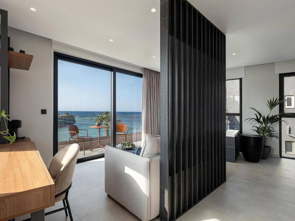 Theta Boutique Hotel - 3