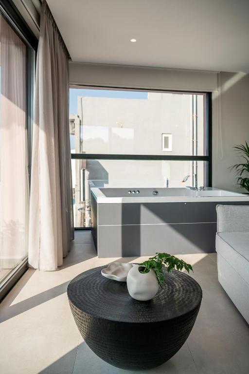 Theta Boutique Hotel - 12