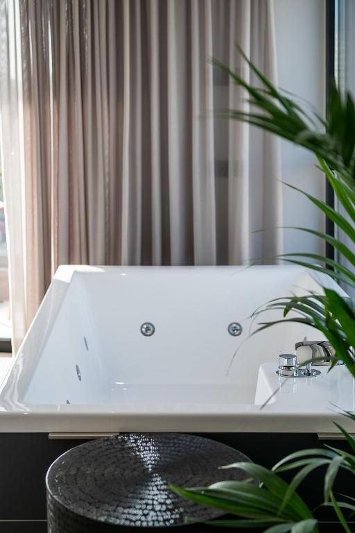 Theta Boutique Hotel - 13