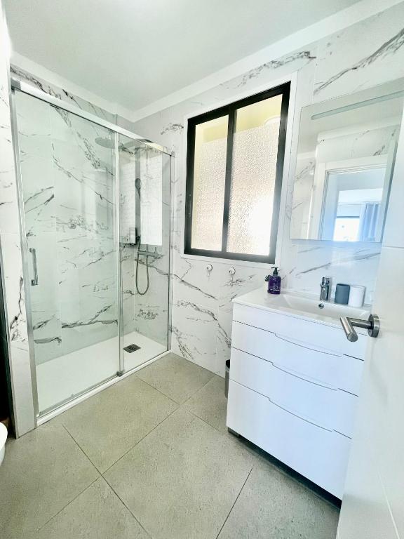 A bathroom at Royal View Apartment - Playa de Las Americas