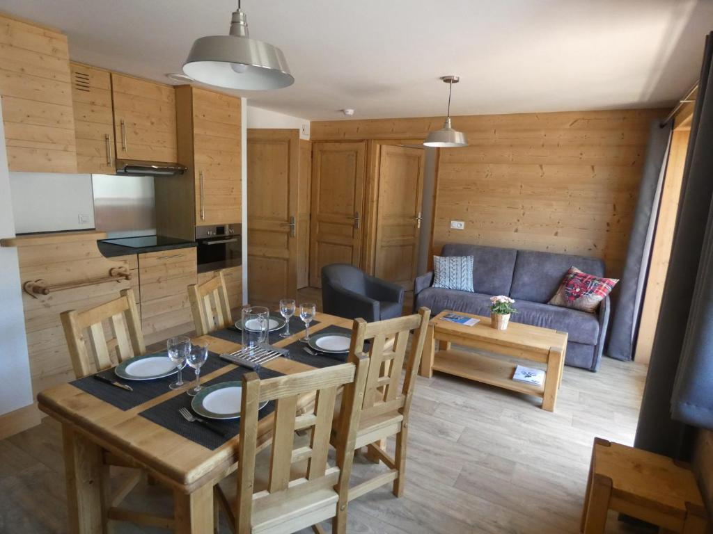 Η κουζίνα ή μικρή κουζίνα στο Appartement cocon centre village, 4 personnes, 2 chambres - SOURCES102