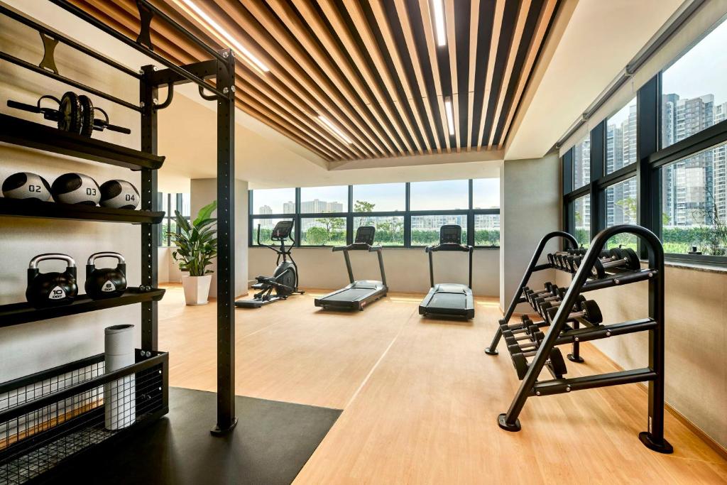 Fitness centrum a/nebo fitness zařízení v ubytování Hilton Garden Inn Zhuhai Jinan University