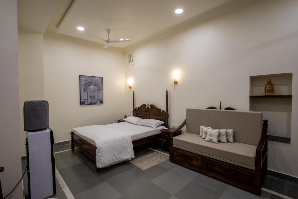 Letto o letti in una camera di Heart of the City Homestay by Rashmi