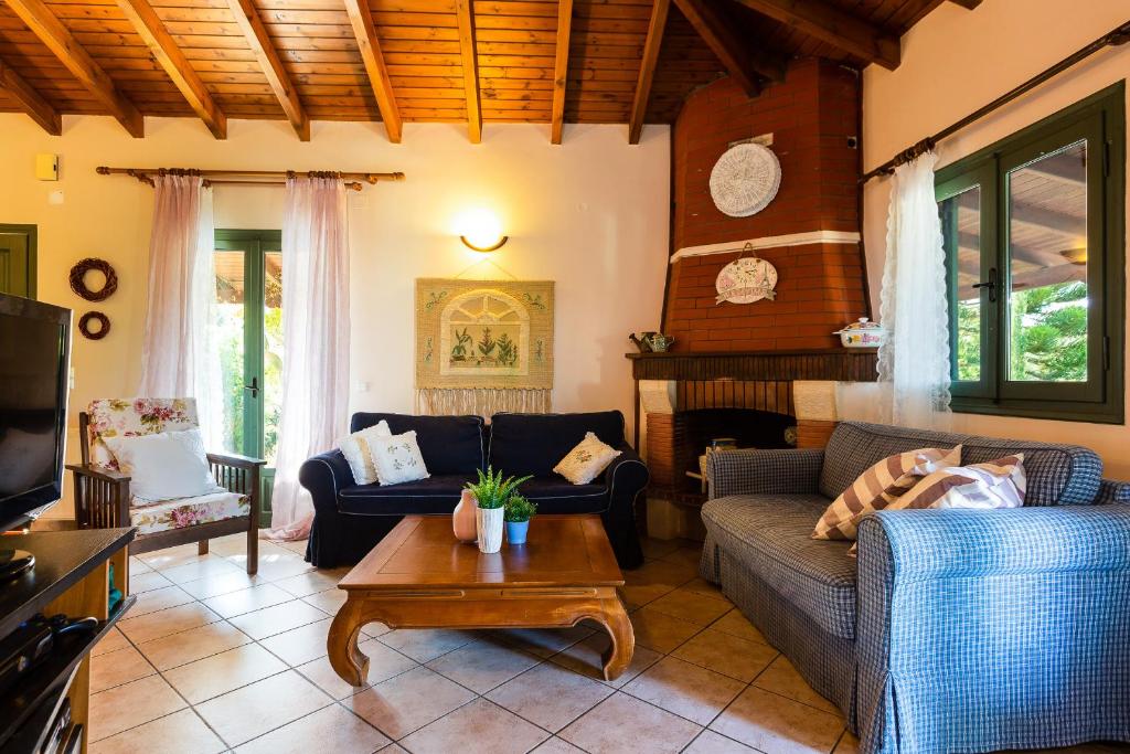 A seating area at Villa Elli