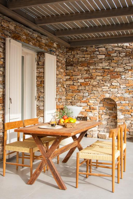 Posedenie v ubytovaní Filadaki Villas