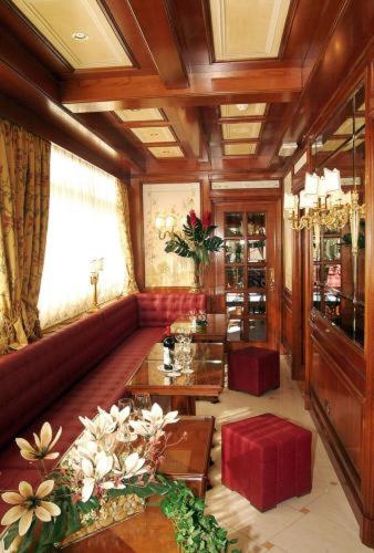 Posezení v ubytování Hotel Champagne Palace