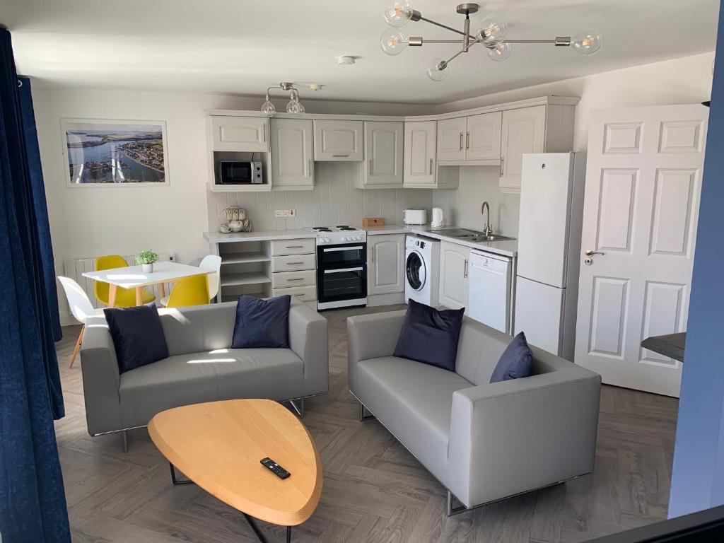 Town Center Beautiful 2 Bed Apartment, Kinsale (updated prices 2024)