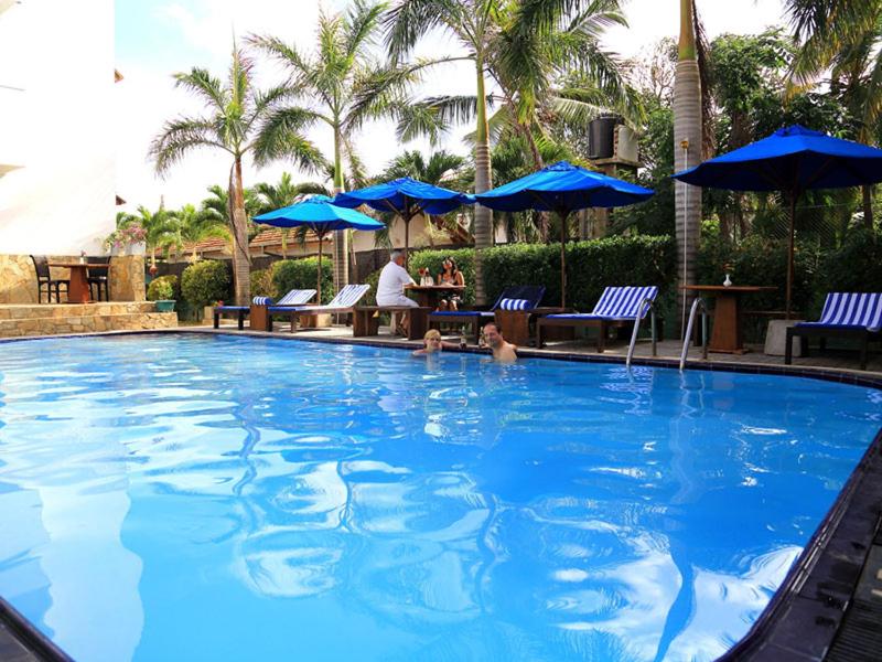 Bazén v ubytování St.Lachlan Hotel & Suites nebo v jeho okolí