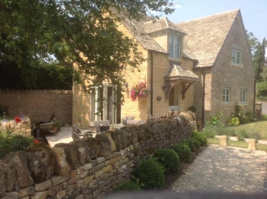 Lime Cottage in the Heart of the Cotswolds., Longborough (updated