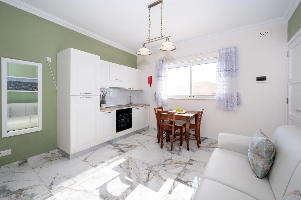 Ta' Dun Martin and taz-Zija Bed and Breakfast - 18