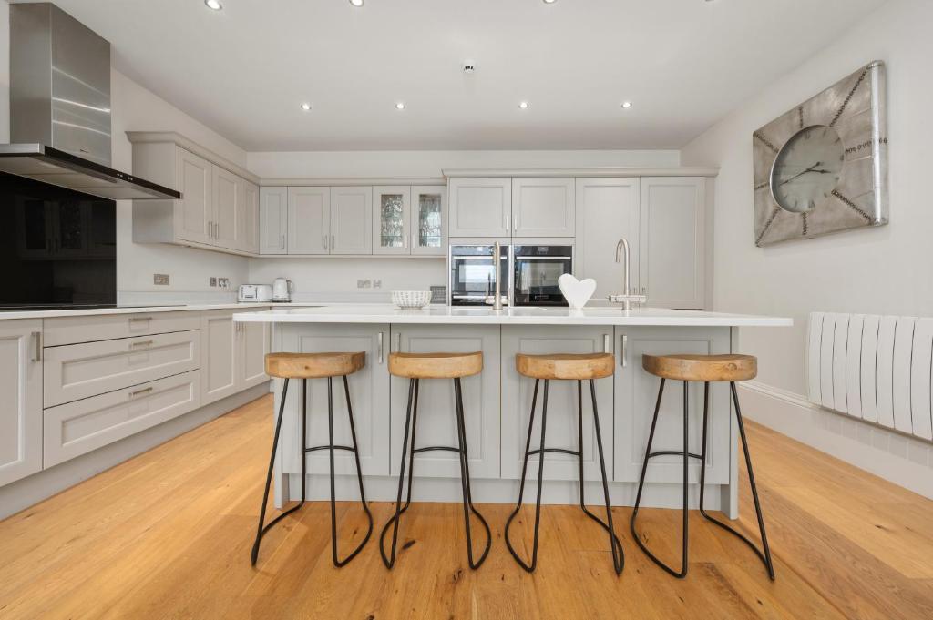 White Hart Hotel & Apartments - Resim 43