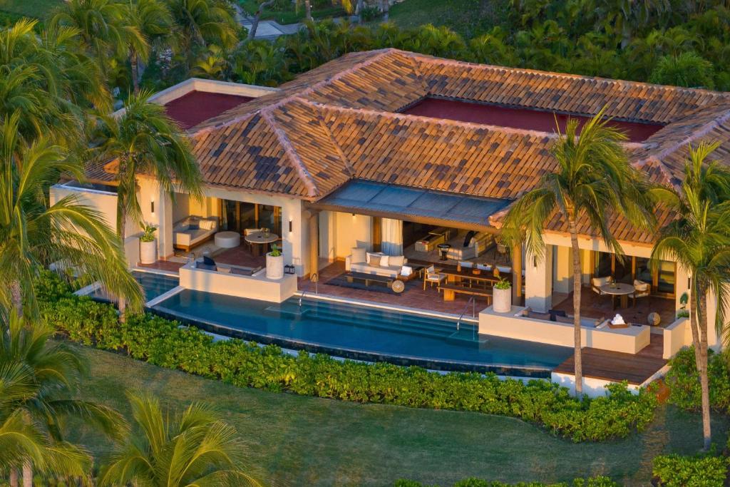 Bazén v ubytování The St. Regis Punta Mita Resort nebo v jeho okolí