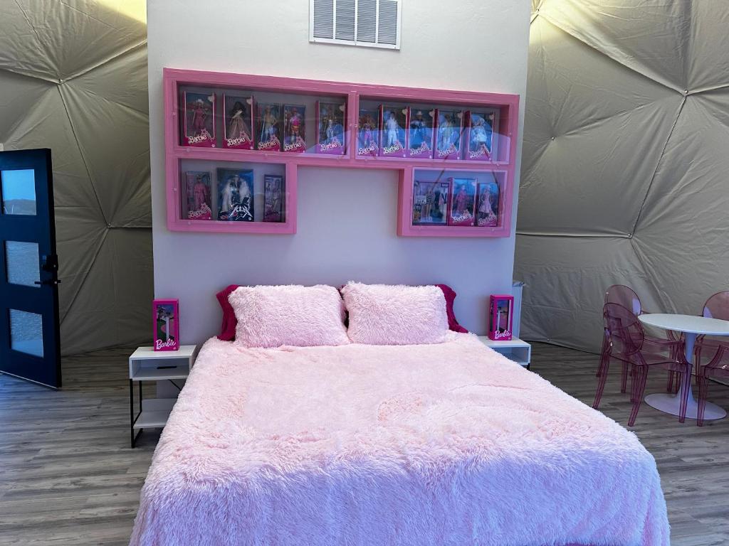 Postel nebo postele na pokoji v ubytování Nude Glamping Dome