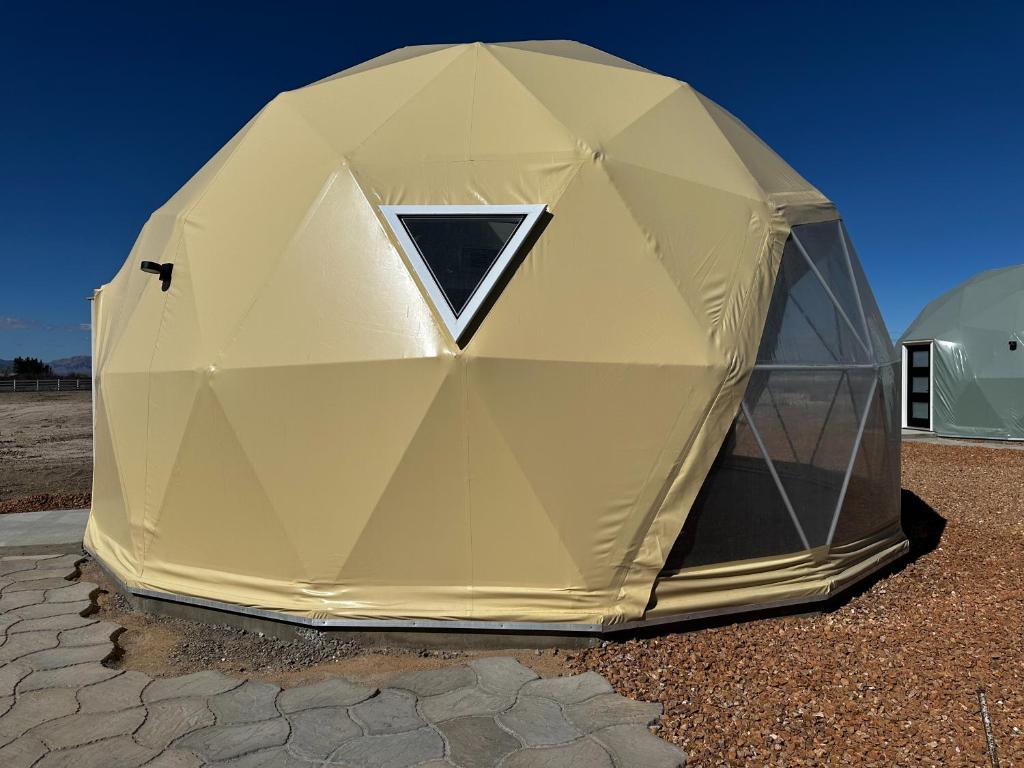 Fotografie z fotogalerie ubytování Nude Glamping Dome v destinaci Willcox