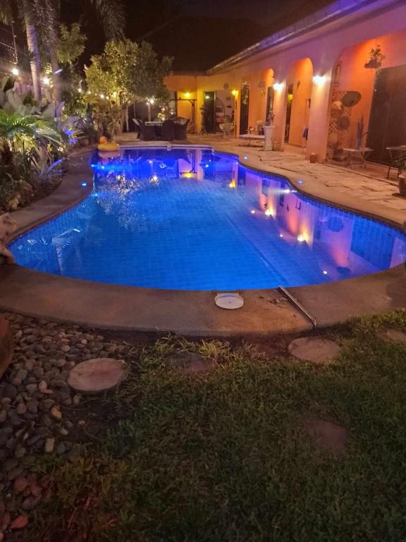 Bazén v ubytování Nirvana Pool Villa 2 nebo v jeho okolí