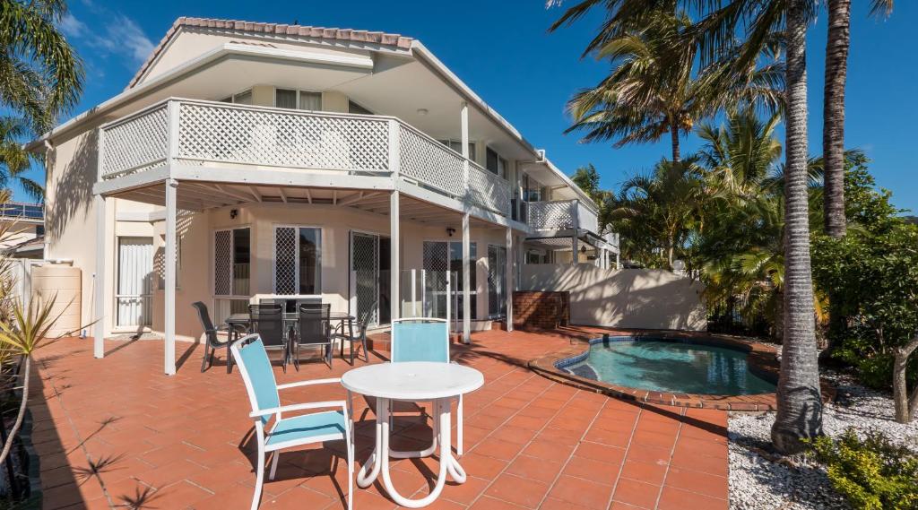 Bazén v ubytování Isle Of Palms Resort nebo v jeho okolí