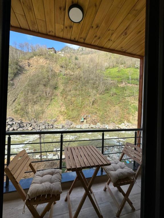 Balkón nebo terasa v ubytování Karadeniz River Suit