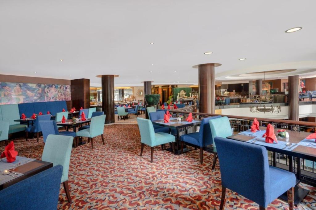 Restaurace v ubytování Hotel Ciputra Semarang managed by Swiss-Belhotel International