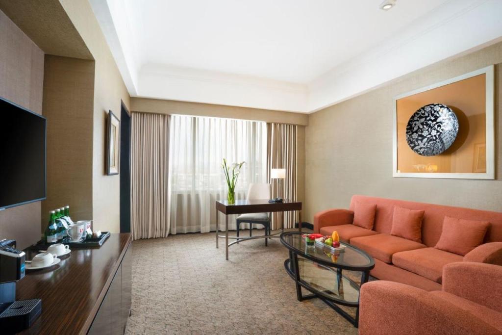 Posezení v ubytování Hotel Ciputra Semarang managed by Swiss-Belhotel International