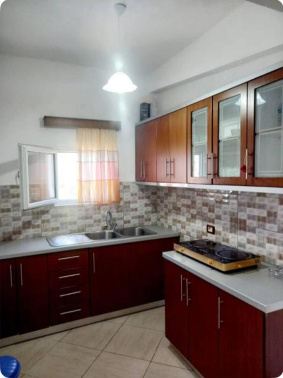 Kuchyň nebo kuchyňský kout v ubytování VILLA SILVI KSAMiL