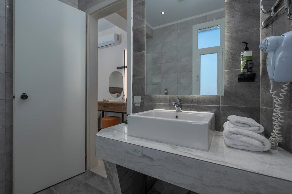 Kúpeľňa v ubytovaní Alia Palace Hotel - Adults Only 16+