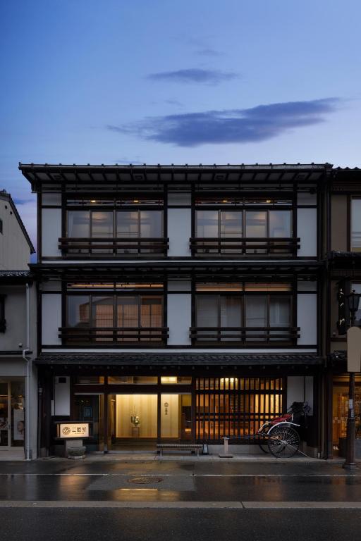 Budova, kde se ryokan nachází