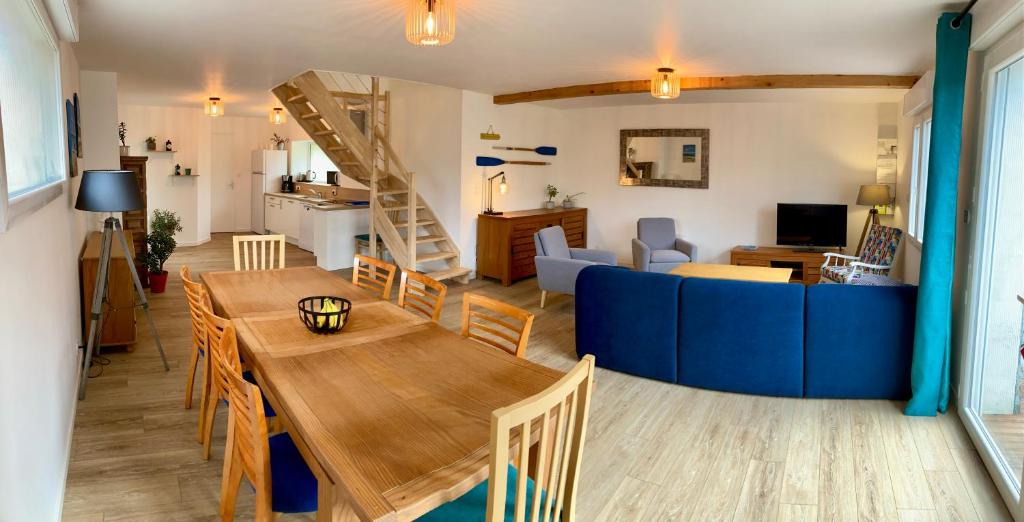 Et tv og/eller underholdning på Rive gauche (bord de mer)