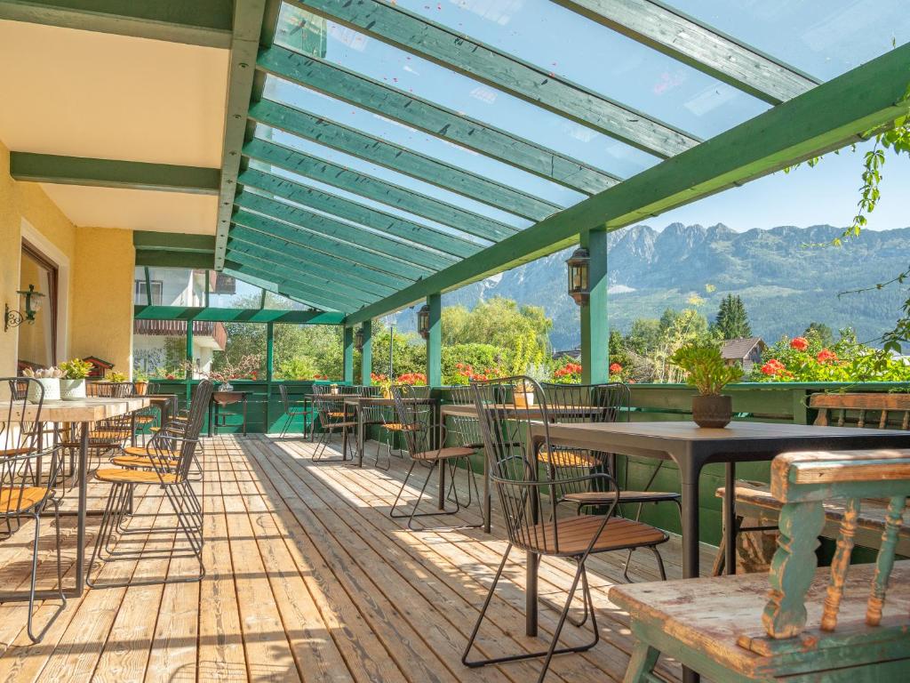 Nespecifikovaný výhled na hory nebo výhled na hory při pohledu z hotelu