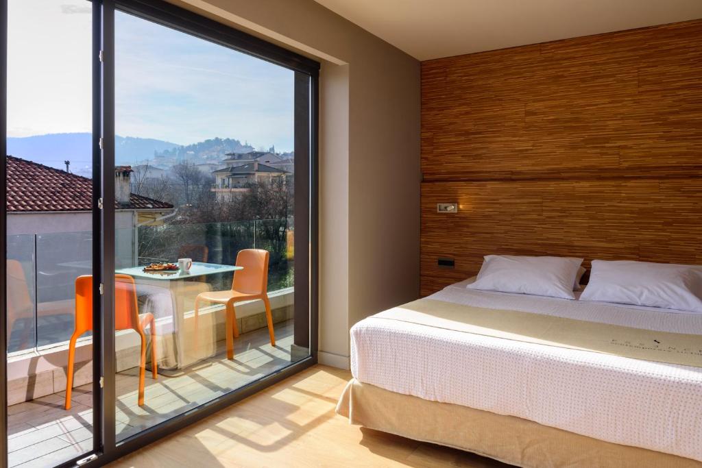 Essence Hotel - 舒适双人间或双人间带游泳池的视图