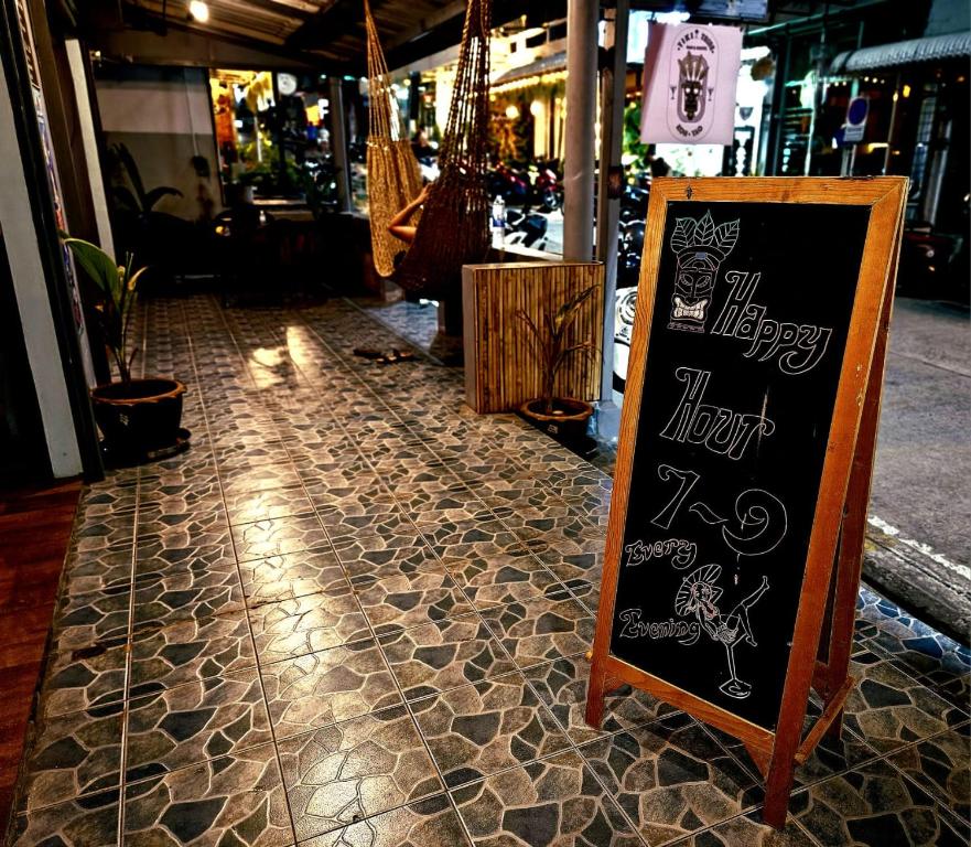 Certifikát, hodnocení, plakát nebo jiný dokument vystavený v ubytování Tiki Tribe Bar & Hostel