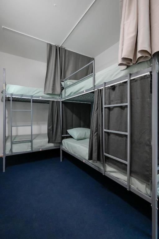 Postel nebo postele na pokoji v ubytování Hostel Best Skopje