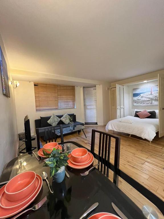 Chelsea Studio Apartment Sleeps 4 near Cromwell Hospital, London