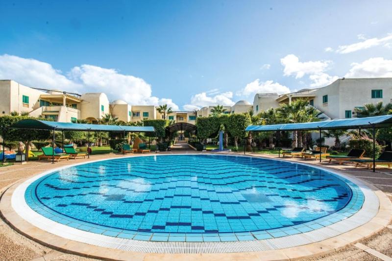 Bazén v ubytování Penthouse cosy avec piscine privée nebo v jeho okolí