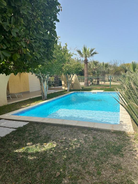 Bazén v ubytování Penthouse cosy avec piscine privée nebo v jeho okolí