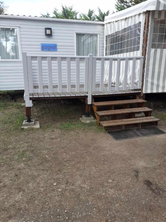 Fotografia z galérie ubytovania Détente et confort au Bois Dormant camping 4* MH240 v destinácii Saint-Jean-de-Monts