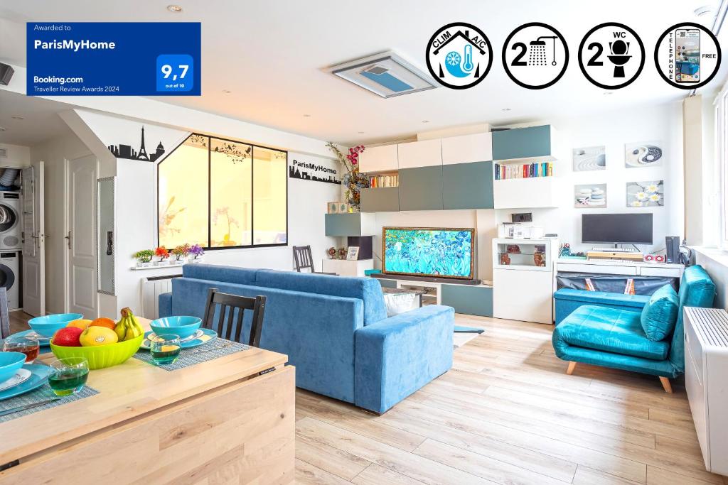ParisMyHome - Air-conditioned, 2 shower rooms, 2 toilets في باريس: غرفة معيشة مع أريكة زرقاء وطاولة