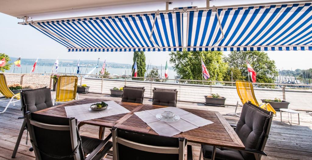 Balkón nebo terasa v ubytování Hotel am Yachthafen