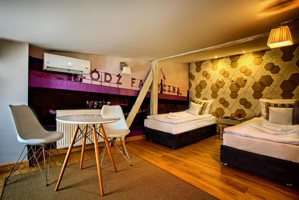 
Economy Attic Studio
