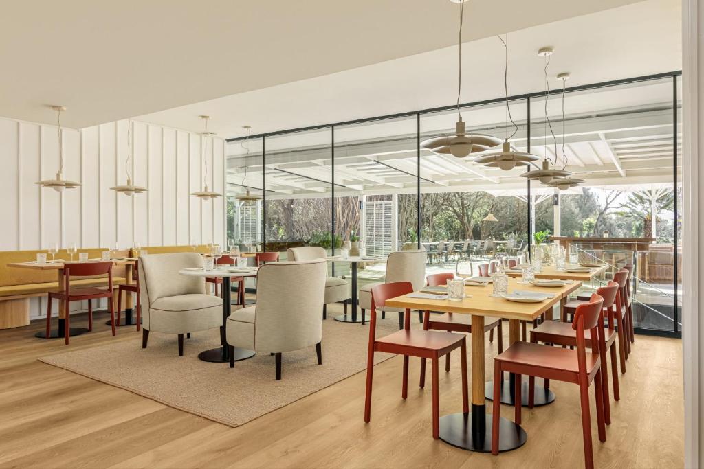 Restaurace v ubytování AC Hotel Gava Mar