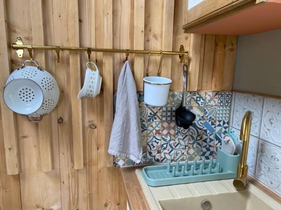 Fotografie z fotogalerie ubytování Logement atypique et charmant dans les marais, studio espace ouvert v destinaci Vue