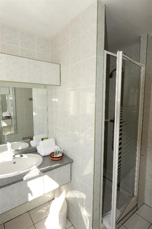 Bagno di Logis Hôtel Le Belle Rive
