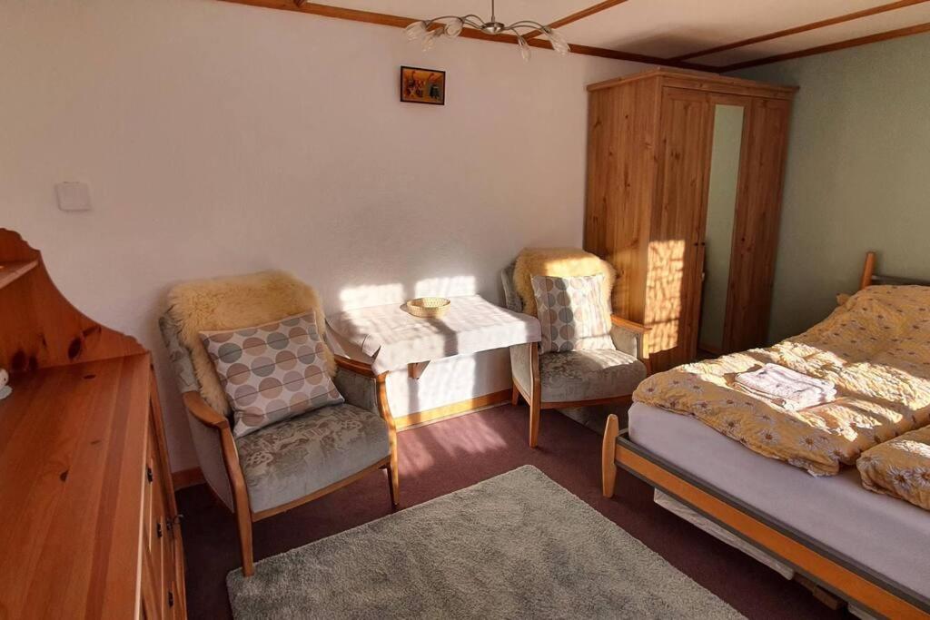 Una cama o camas en una habitación de Tannenboden