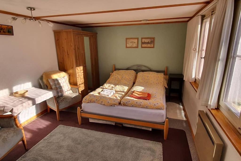 Una cama o camas en una habitación de Tannenboden