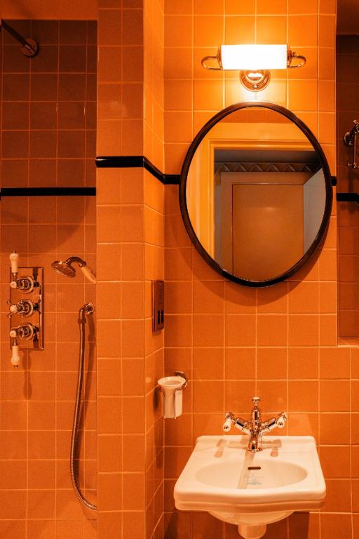 Grand Hotel Bellevue London - Resim 40