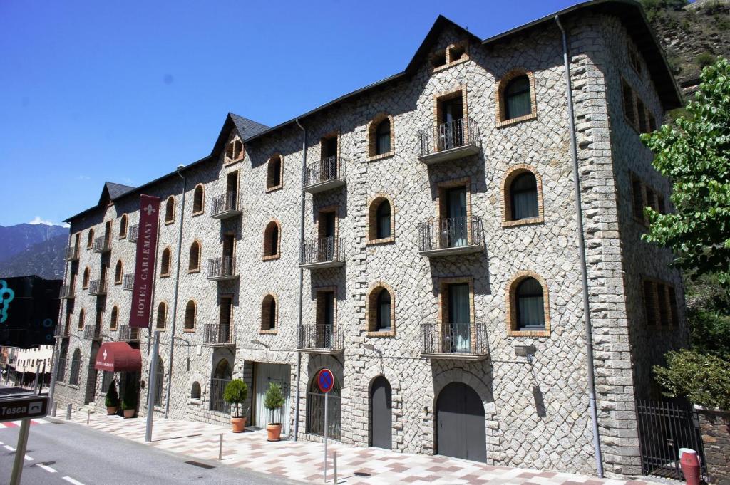 Budova, kde se hotel nachází