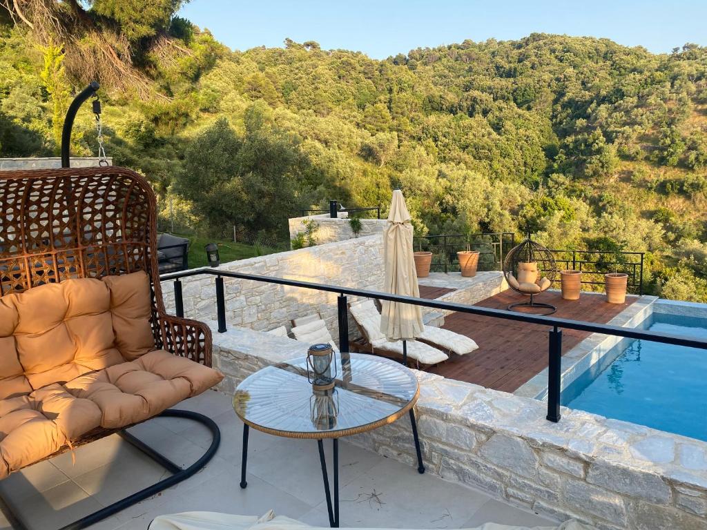 Piscine de l'établissement Allure Luxury Villas 3&4 Serenity Retreat ou située à proximité