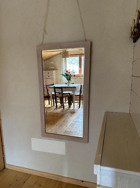 Zdjęcie z galerii obiektu Strohballenhaus Valle delle Rose w mieście Barchi
