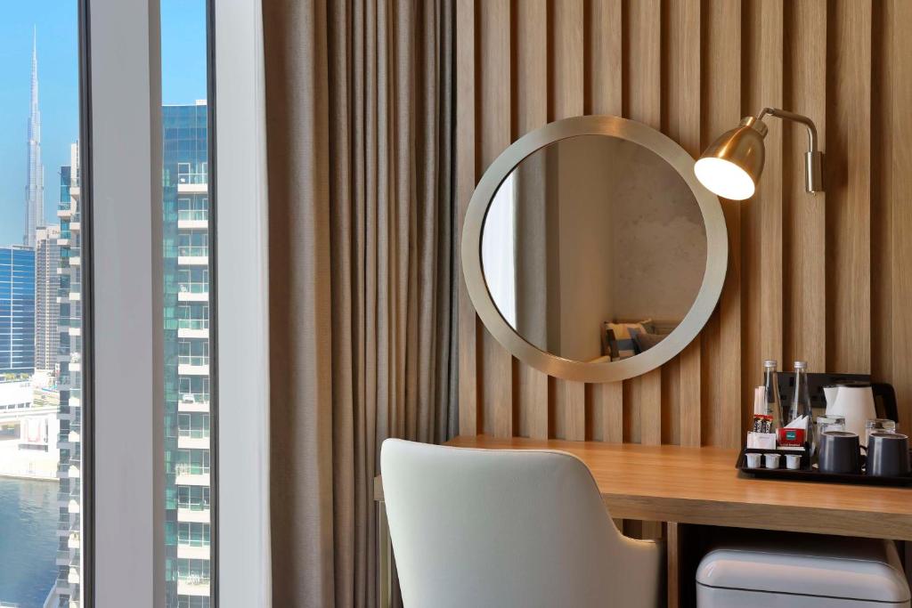 Hilton Garden Inn Dubai Business Bay - Resim 21