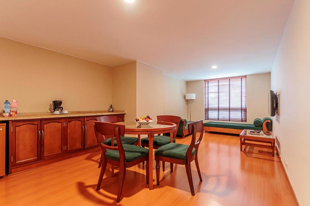 Posezení v ubytování Hotel Estelar Suites Jones